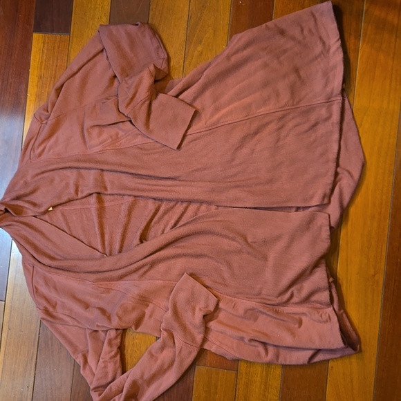 Athleta Pranayama Open front Nirvana Wrap - Berry Small - Picture 7 of 10